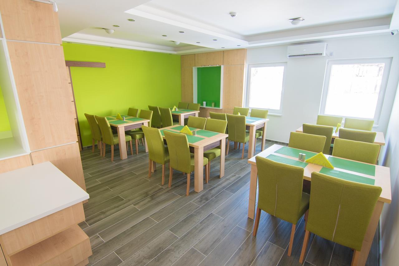 Laurus Motel Airport Tuzla Zivinice Luaran gambar
